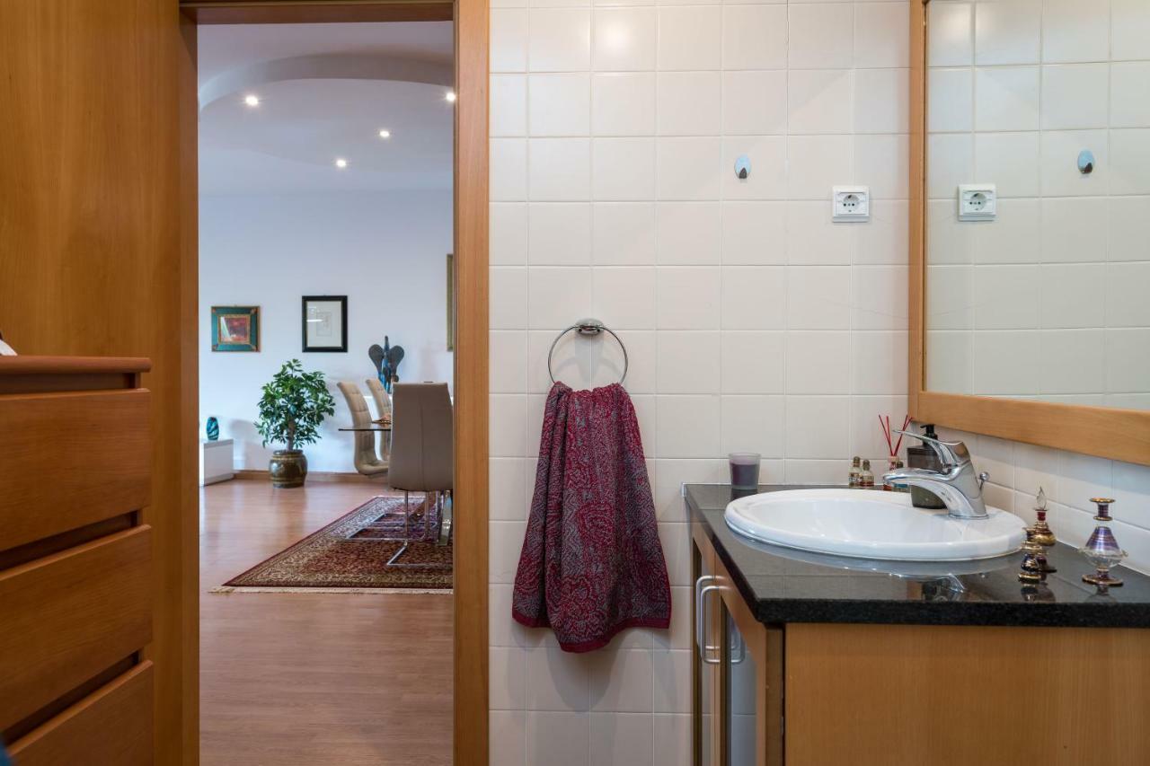 Charming At Marina Park W/ Great Balcony, 2br, Ac *