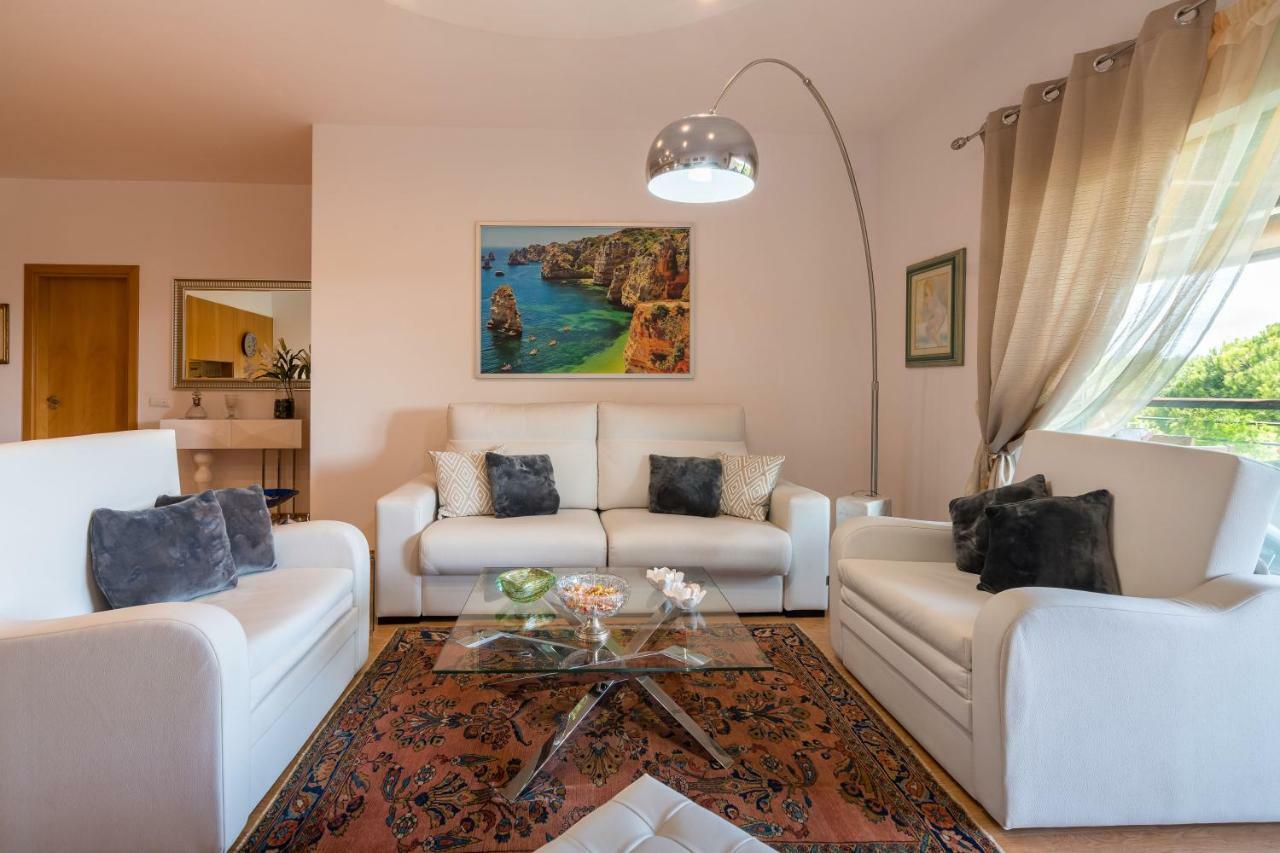 Charming At Marina Park W/ Great Balcony, 2br, Ac Apartment
